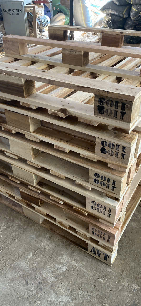 Pallet gỗ