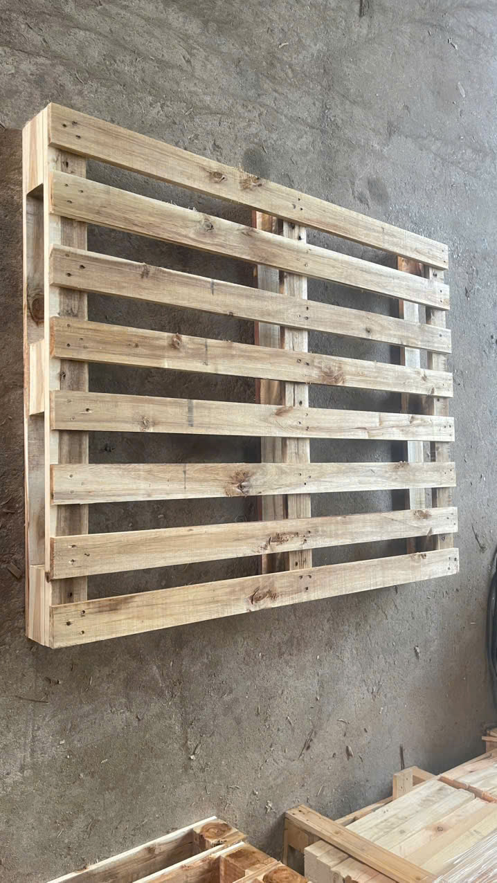 Pallet gỗ