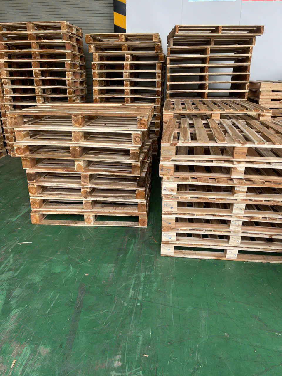 Pallet gỗ