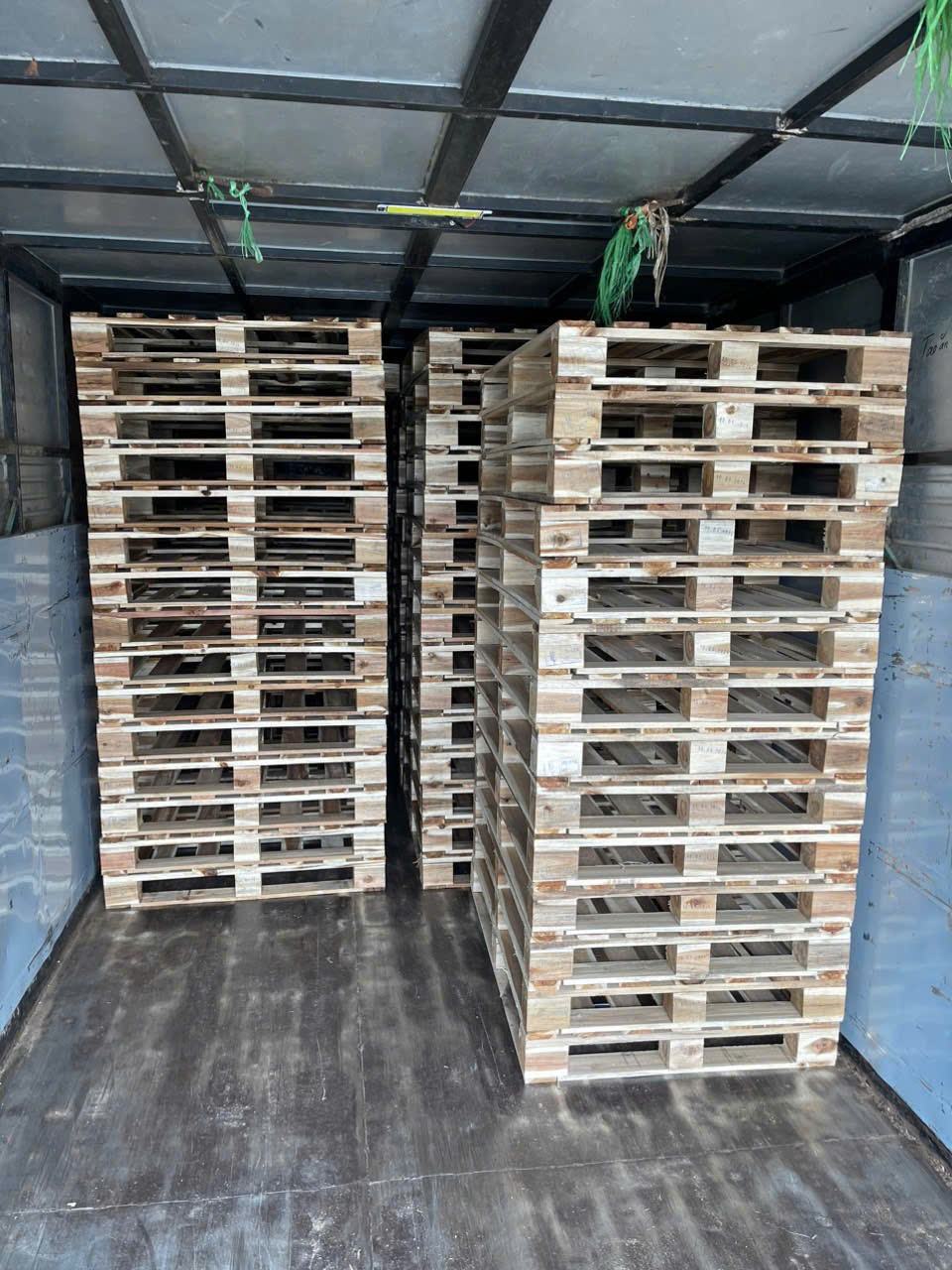 Pallet gỗ