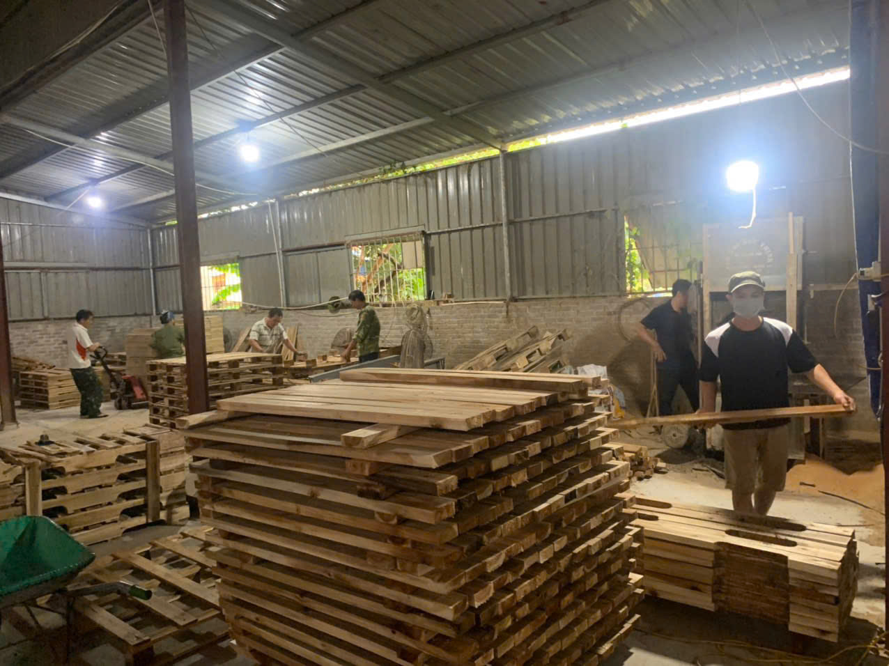 Pallet gỗ