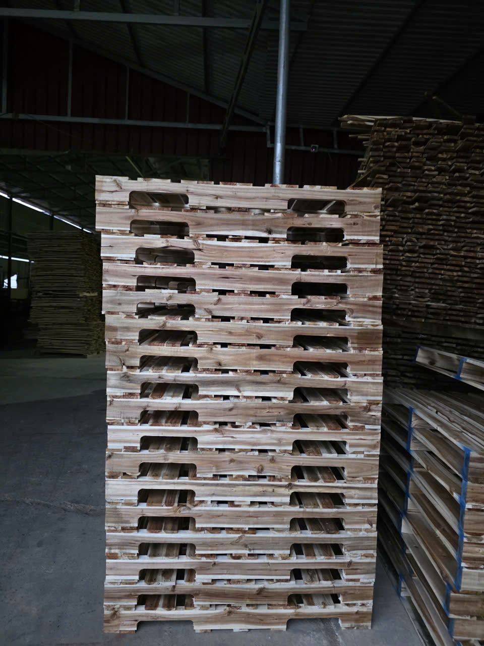 Pallet gỗ