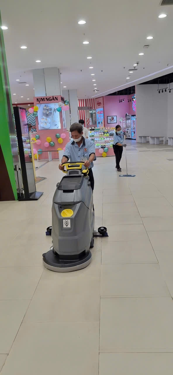 Dịch vụ vệ sinh siêu thị