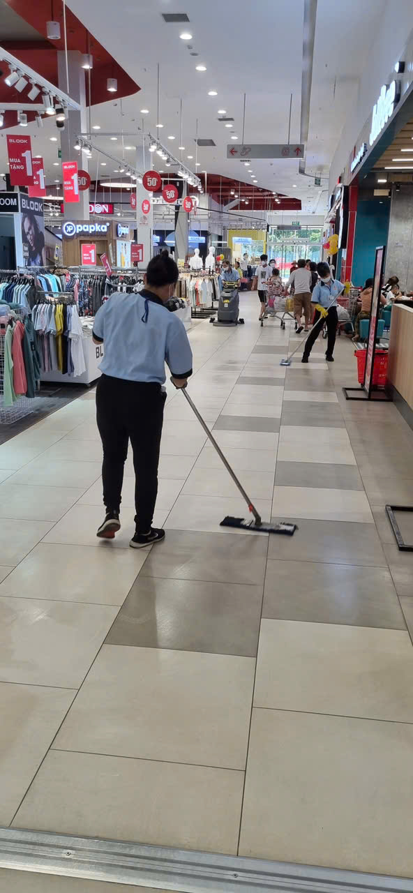Dịch vụ vệ sinh siêu thị