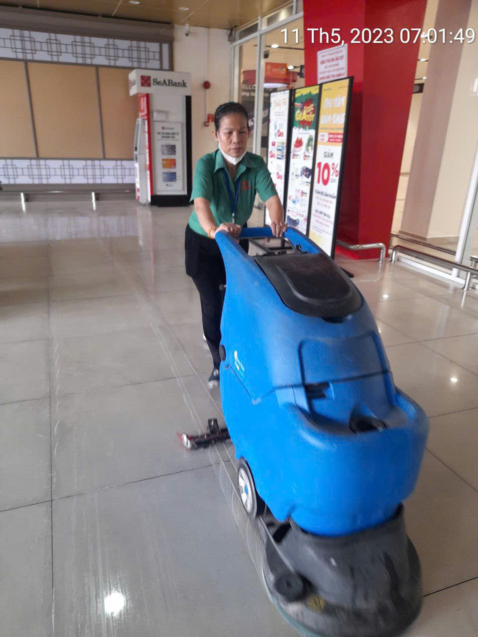 Dịch vụ vệ sinh siêu thị