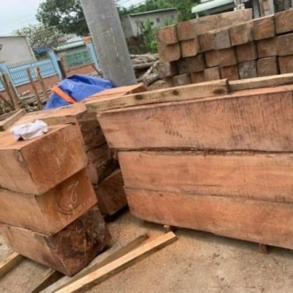 Gỗ kê hàng