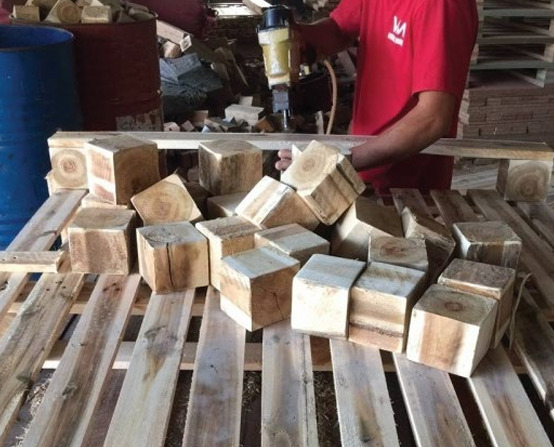 Pallet gỗ