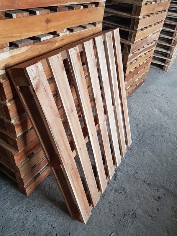 Pallet gỗ