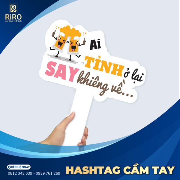 In hashtag cầm tay