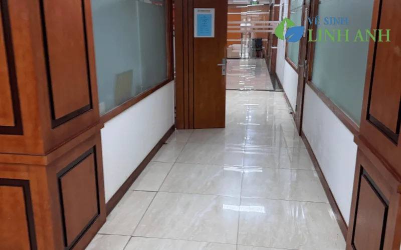 Dịch vụ vệ sinh văn phòng