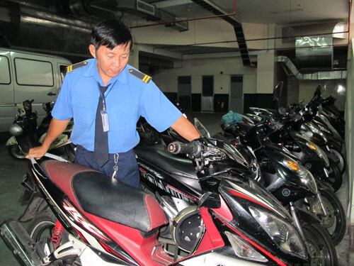 Dịch vụ bảo vệ giữ xe