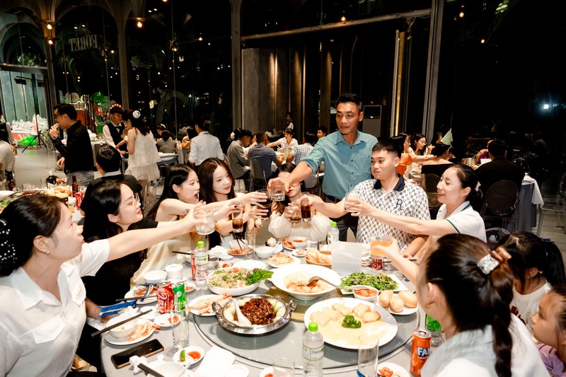 Tiệc Year End Party