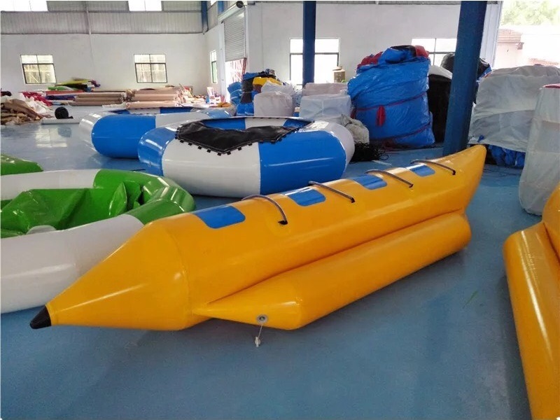 Thuyền chuối công viên nước