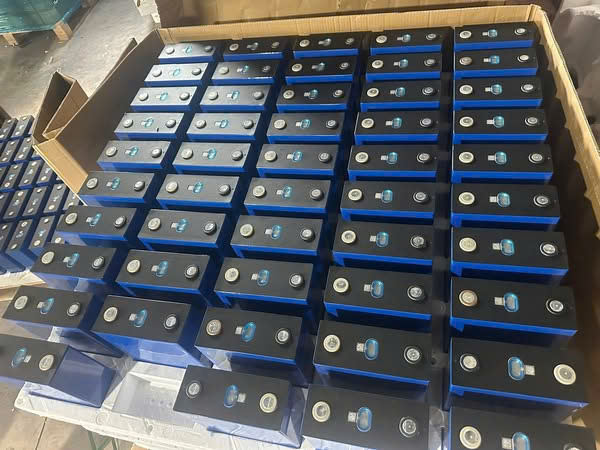 Pin lithium