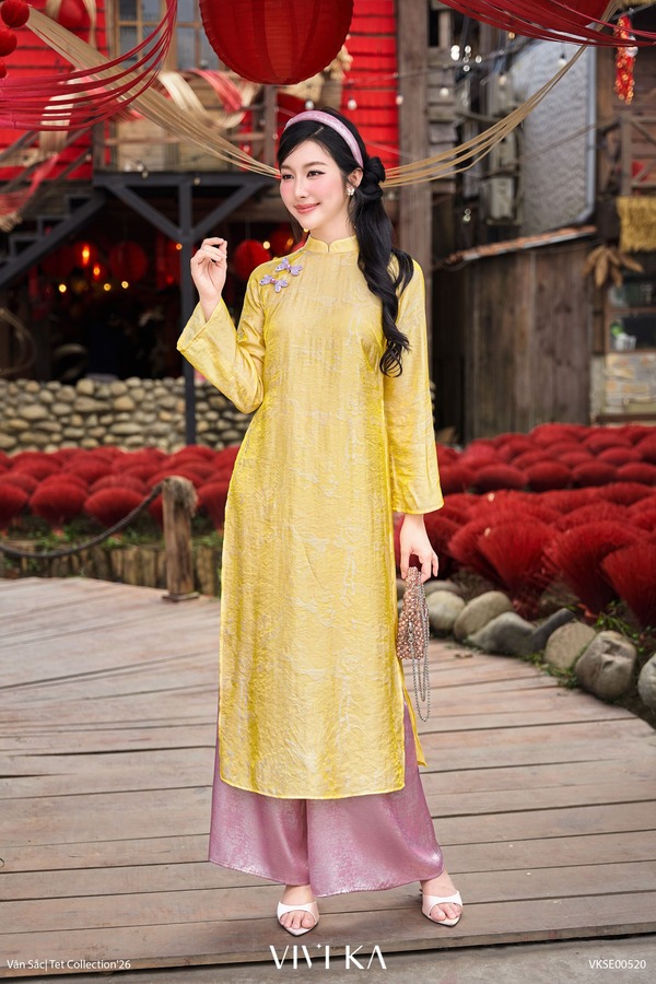 Set áo dài Ngọc Kim gấm vàng