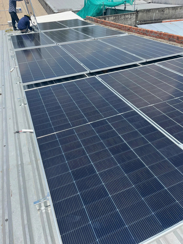 Lắp điện mặt trời Hybrid lưu trữ 9.9kWp Thạnh Hóa Tây Ninh, gia đình A Hào