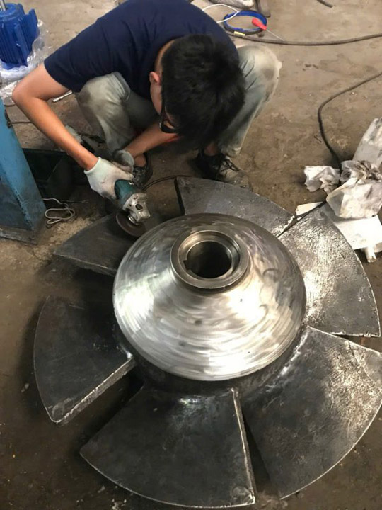 Bơm, cánh bơm ly tâm, cánh bơm xi