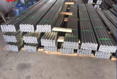 Hình ảnh kho hàng Hương Giang Steel