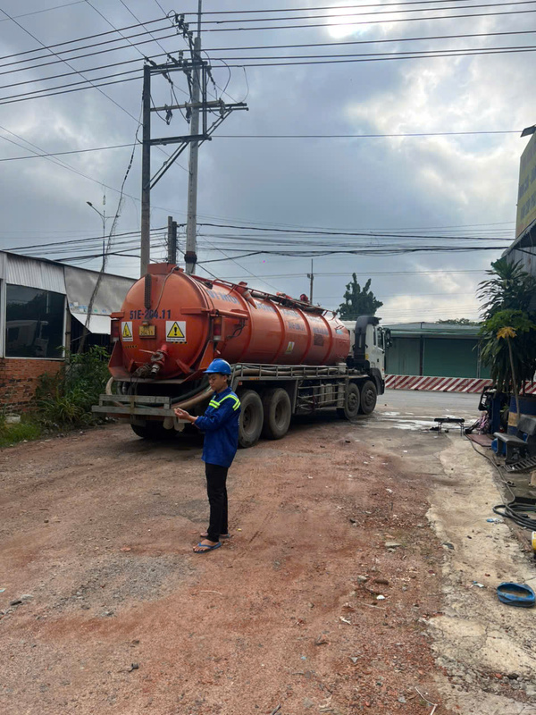 Hút hầm cầu, bể mỡ nước thải