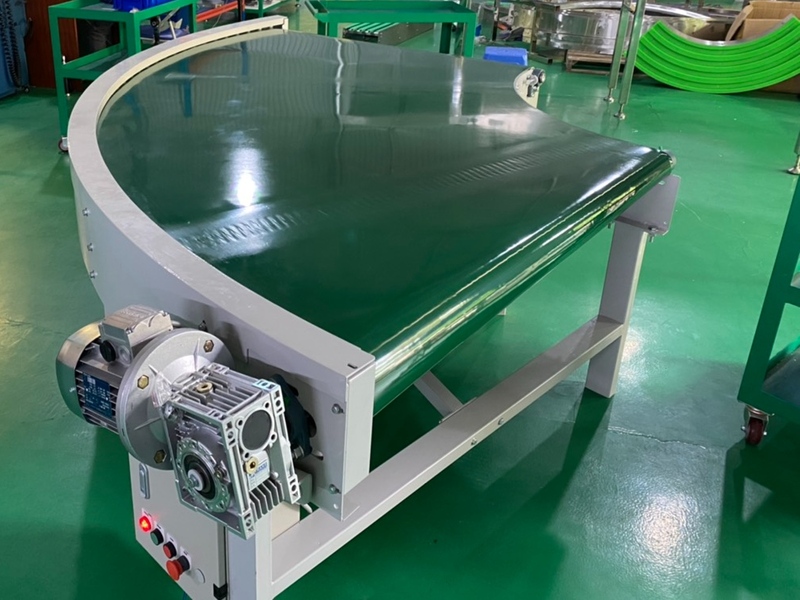 Băng tải PVC cong