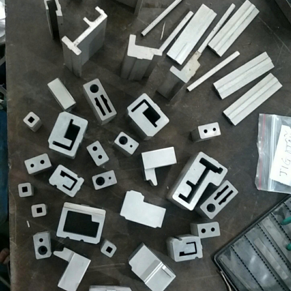 Cắt dây CNC