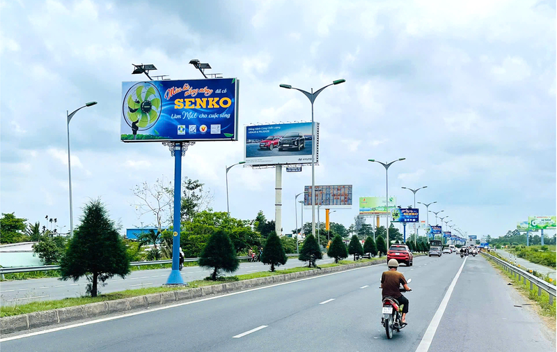 Bảng hiệu Pano quảng cáo ngoài trời