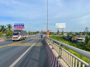 Bảng hiệu Pano quảng cáo ngoài trời