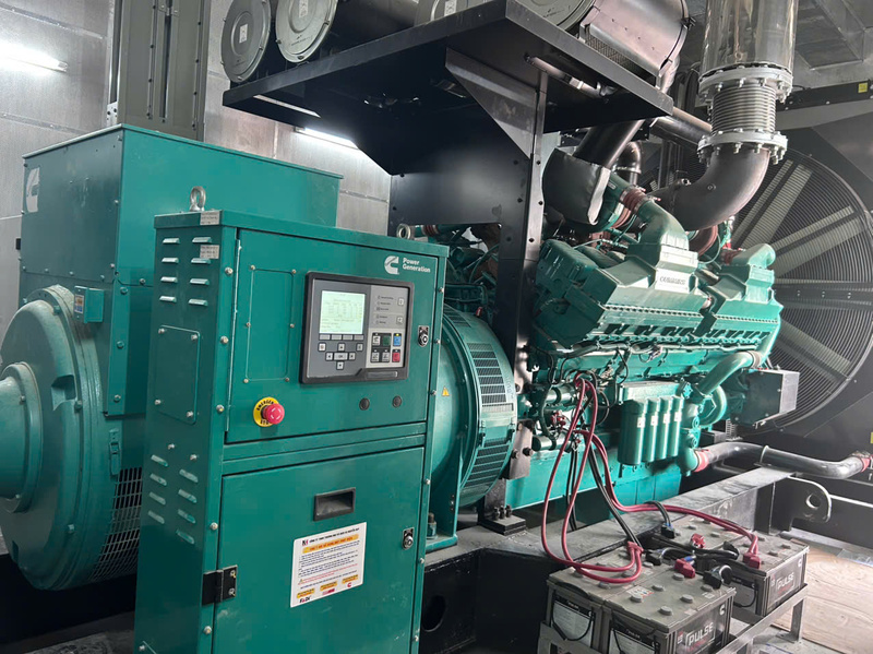 Máy phát điện Cummins 2000kva