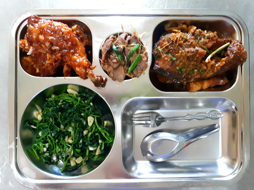 Suất ăn công nghiệp