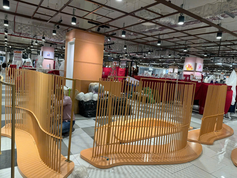 Thiết kế thi công nội thất Showroom