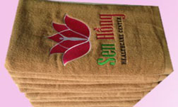Khăn bông thêu logo