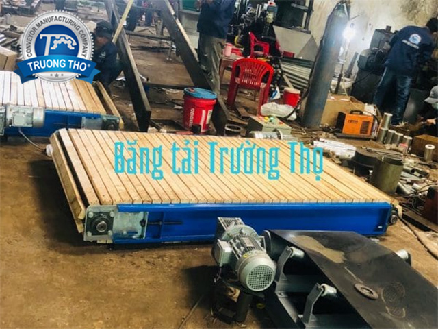 Băng tải xích gỗ