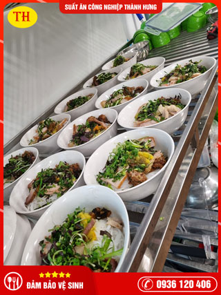 Suất ăn công nghiệp