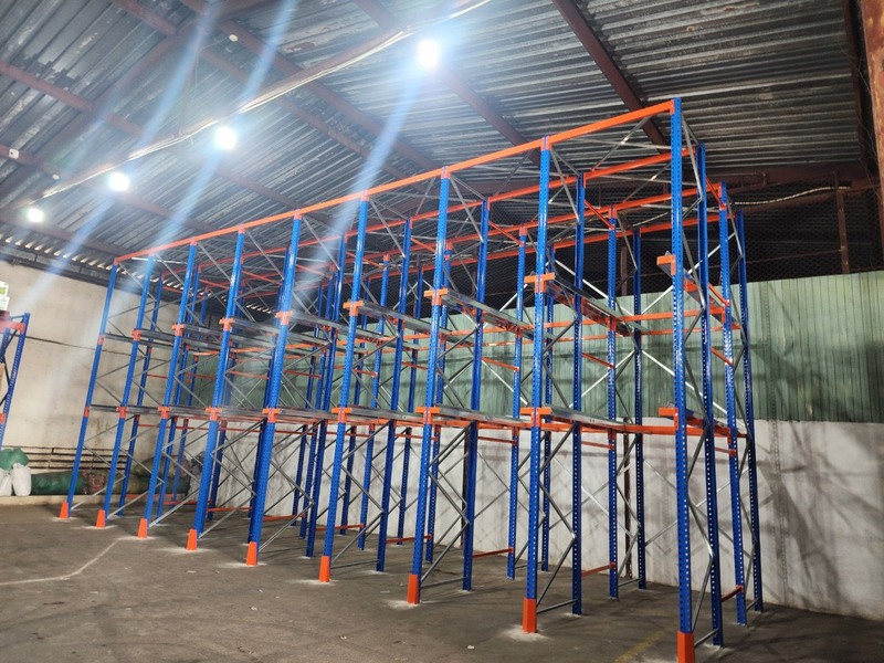 Kệ trưng bày kệ hàng hóa