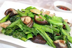 Canh cải xào nấm