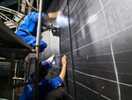 Lót dán cao su tại nhà máy sản xuất