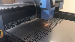 Cắt khắc laser kim loại