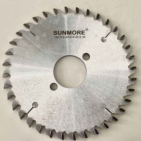 Lưỡi mồi dưới Banel Saw