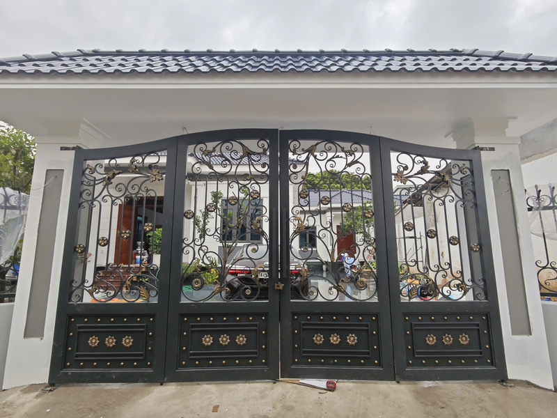Cổng sắt