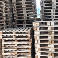 Pallet gỗ 4 hướng nâng