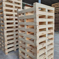 Pallet gỗ thông nhập khẩu