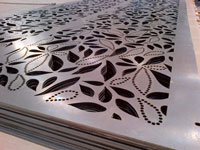Khắc bảng tên inox
