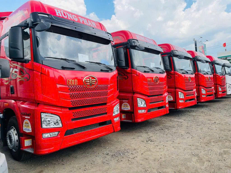 Đội xe công ty Hùng Phan
