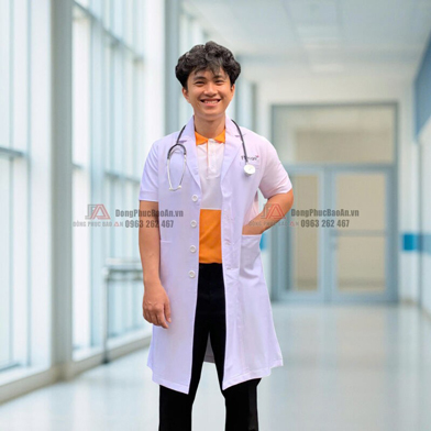 Áo blouse bác sĩ ngắn tay