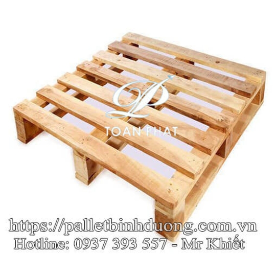 Pallet gỗ 4 hướng nâng tải trọng 1.5 tấn