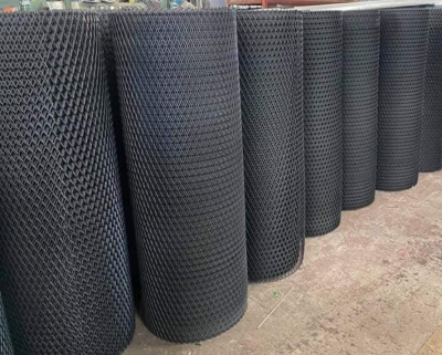 Lưới dập giãn dây 3mm mắt 30x60