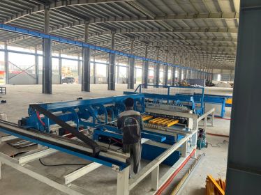 Máy hàn lưới thép hàng rào