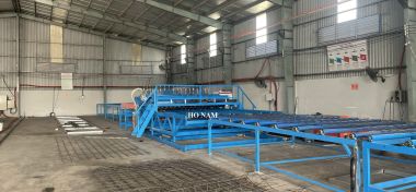 Máy hàn lưới thép sàn không gian