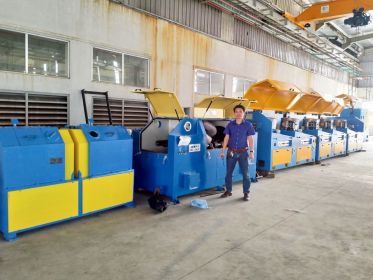 Máy kéo rút thép tốc độ cao