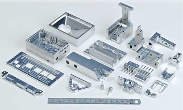 Gia công chi tiết cơ khí khuôn mẫu